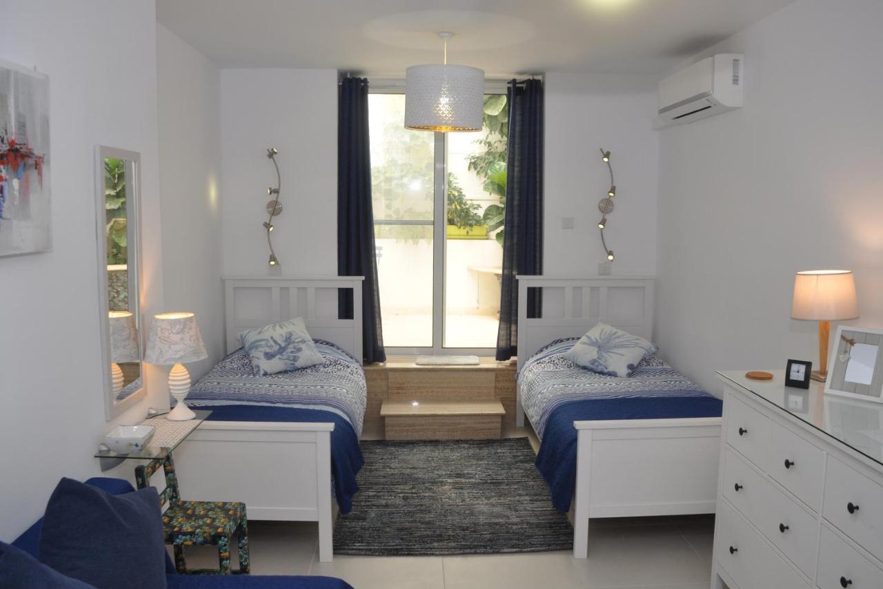 Private Apartment In Pembroke St Julians Exteriör bild